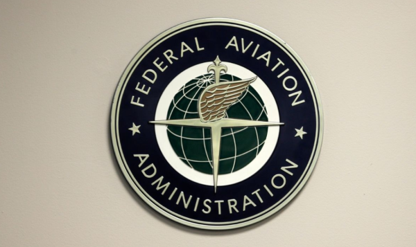 Cierre del espacio aéreo de El Paso se debió a drones de cárteles mexicanos, revela funcionario