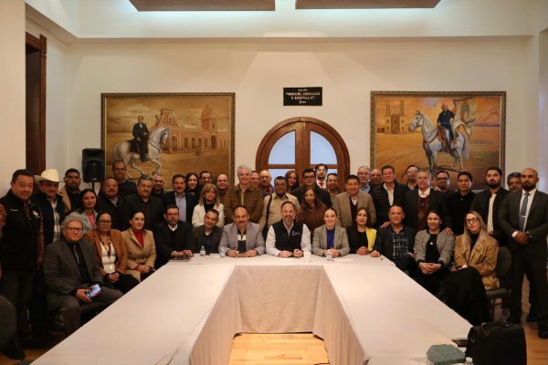 De la Peña se reúne con diversos sectores y refrenda trabajo conjunto con la gobernadora Maru Campos