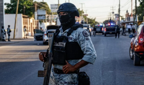 Localizan varios cuerpos dentro de una camioneta abandonada en Navolato, Sinaloa