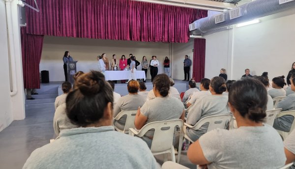 Encabeza Magistrada Marcela Herrera entrega de 389 apoyos en Cereso Femenil de Ciudad Juárez