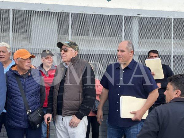 Denuncian víctimas de Aras a funcionarios presuntamente involucrados en cobros y rentas de bienes asegurados