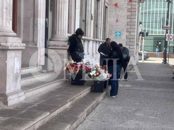Inicia venta de flores por San Valentín en el centro de la ciudad