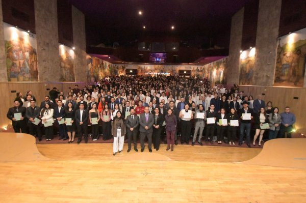 Fortalece UACH liderazgo estudiantil con toma de protesta de presidentes