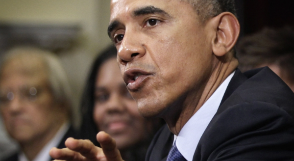 Obama lamenta falta de decoro en la política por vídeo racista compartido por Trump