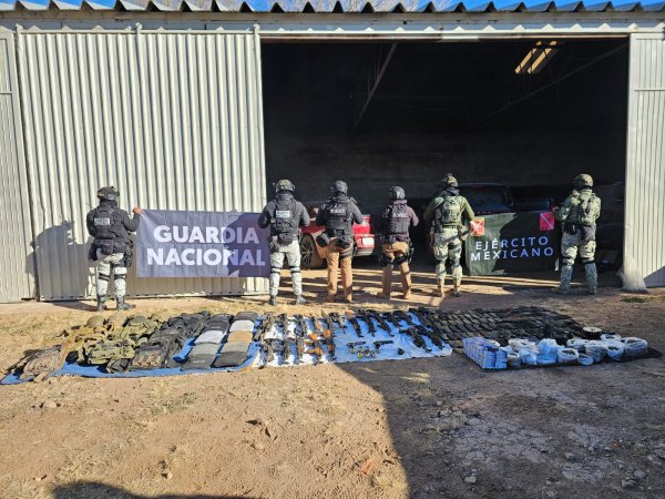 GN y Ejército aseguran armamento y vehículos en casa de seguridad en Namiquipa