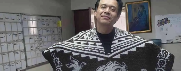 Marx Arriaga continúa protesta en la SEP tras destitución; maestros lo respaldan y piden aumento salarial