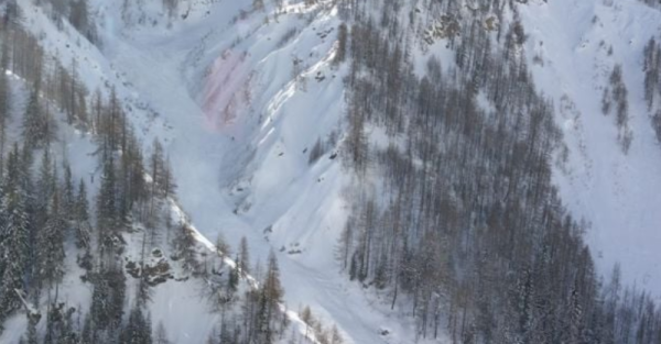 Dos esquiadores mueren y uno más resulta herido en una avalancha en el norte de Italia
