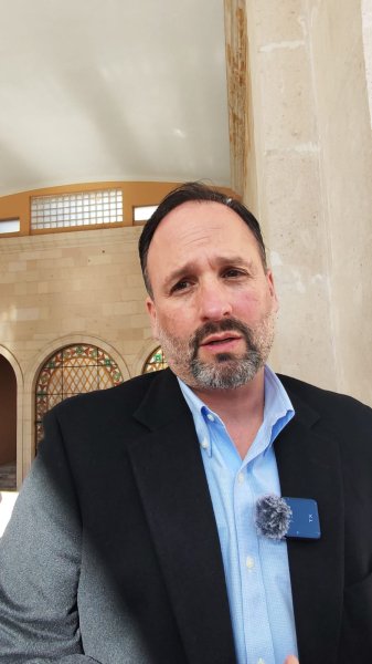 Importante ser solidarios con los países hermanos, pero no a costa del bienestar básico de los connacionales: De la Peña