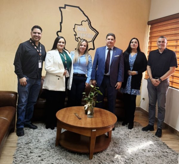 Recibe Fiscalía Zona Centro visita de agradecimiento de empresa OXXO