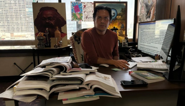 Saldré de mi oficina cuando termine la jornada laboral, ya estuvo bueno: Marx Arriaga