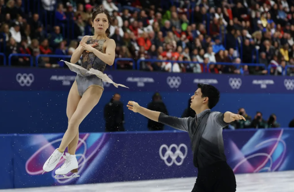 Milán-Cortina 2026: Riku Miura y Ryuichi Kihara ganan el oro en prueba por parejas de patinaje artístico