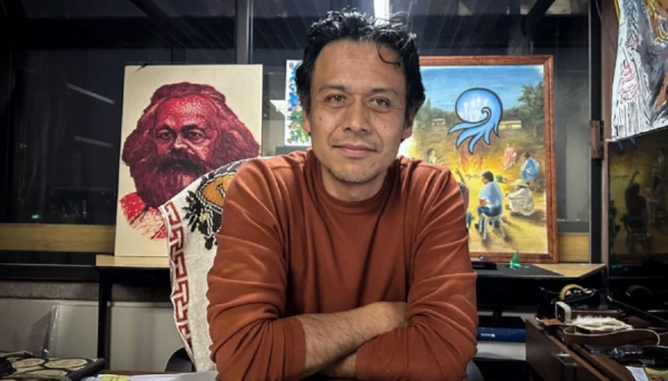 Marx Arriaga lleva casi 90 horas atrincherado en la SEP pese a nombramiento de Nadia López en el cargo