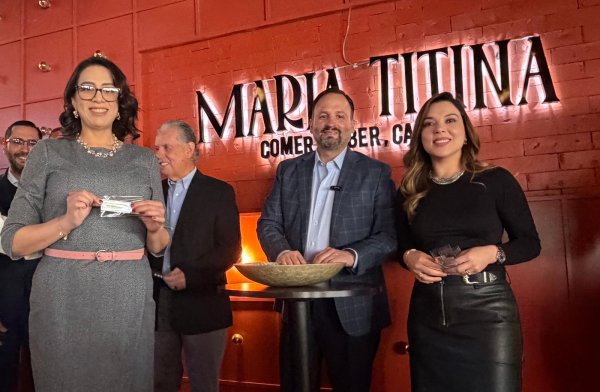 Su liderazgo construye el presente y futuro económico de Chihuahua: Santiago De la Peña a mujeres de Emprendelog