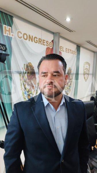 Rechaza Óscar Avitia que libros de texto sean propiedad de nadie, ni de la ideología obradorista de Marx Arriaga