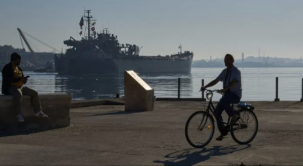 Cuba inicia con la distribución de ayuda humanitaria procedente de México