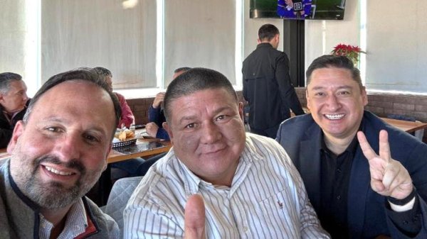 ¿De qué hablaron Alfredo, Jáuregui y Santiago?