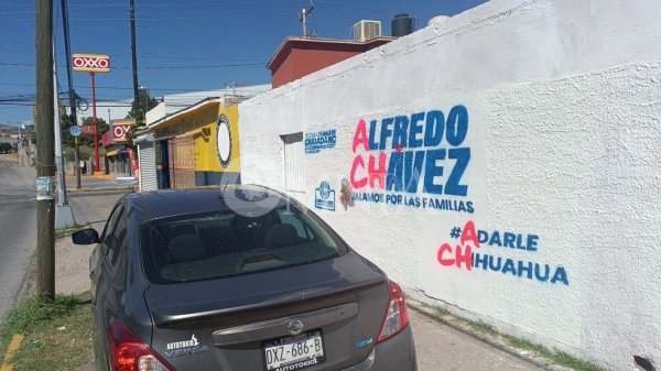 ¿Quién paga las bardas de Alfredo Chávez?