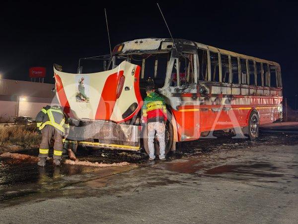 Se incendia camión de transporte de personal de Bafar en la Ch-p