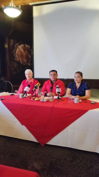 Alex Domínguez señala la experiencia como ventaja de la reelección, 