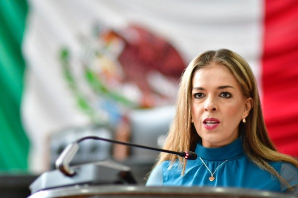 Xóchitl Contreras respalda a Maru Campos por defender la educación en Chihuahua y cuestiona intento de refugio ideológico en la UACJ