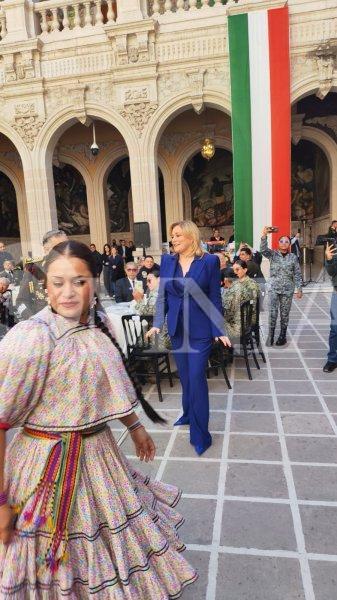 Encabeza Maru Campos baile por el 113 aniversario del Ejército Mexicano