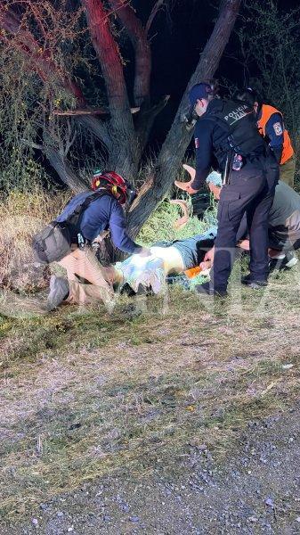 Derrapa motociclista en carretera a Aldama y queda grave