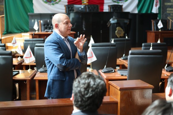 Llama Cuauhtémoc Estrada a retomar sesiones presenciales en el Congreso, la curul no debe ser home office