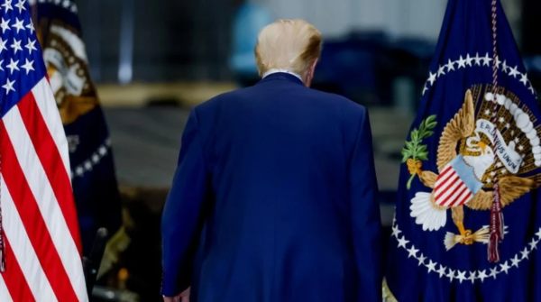 Aranceles de Trump son ilegales, determina la Corte Suprema de EU a un año de que iniciara la guerra comercial