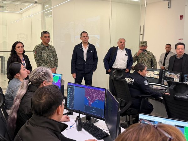 Presenta Gilberto Loya Subcentro Centinela de Parral al Ejército Mexicano