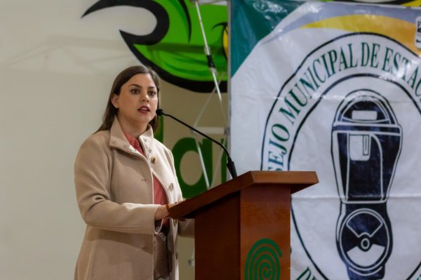 Entrega Estacionometros de Meoqui equipo en el COBACH 26 de Lázaro Cárdenas