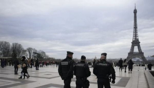 Desalojan rascacielos e instituciones de París por oleada de amenazas de bomba