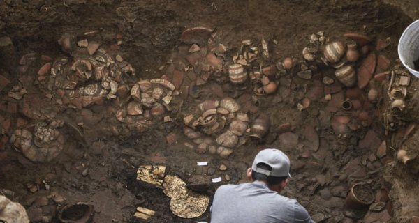 Hallan tumba prehispánica con tesoros de oro y cerámica en El Caño, Panamá