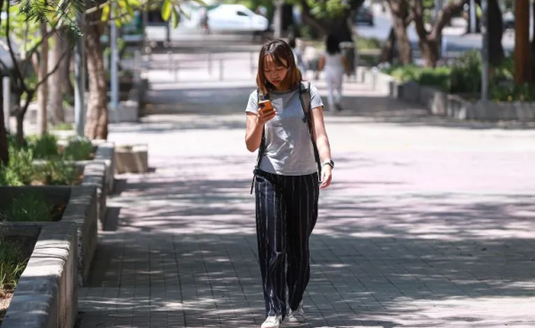 ¿Cómo afectan las redes sociales al aislamiento de los adolescentes?