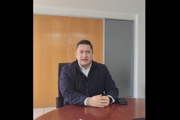 Respeto la vida privada de Andrea: Alfredo Chávez