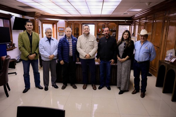 Recibe Marco Bonilla reconocimiento de campesinos CNC por apoyo al sector rural