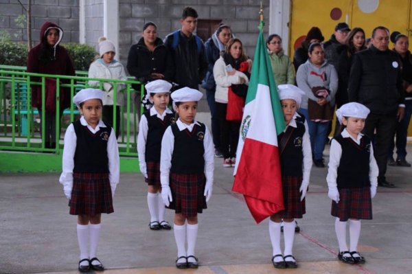 La escolta escolar mexicana