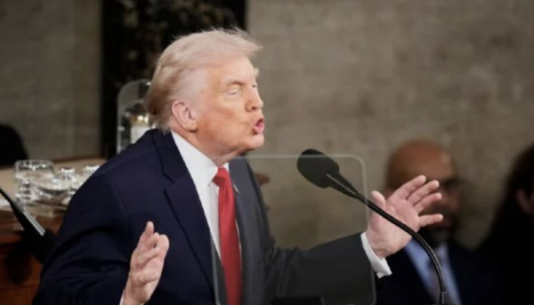 Trump hizo campaña en lugar de informe: analistas