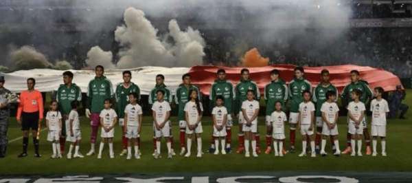 Dedican minuto de silencio en juego de México a elementos de GN caídos en operación contra “Mencho