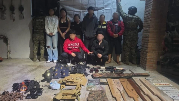 Detienen en Puerto Vallarta a ocho sujetos presuntamente ligados al CJNG tras operativo de la Marina