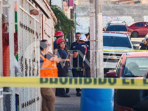 Muere trabajador al caer del techo de una vivienda en la Mármol III