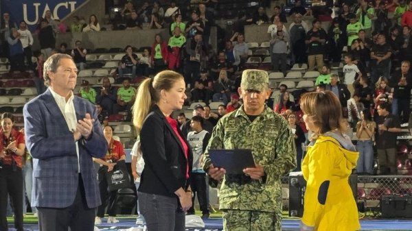 Esposo de Alejandra de la Vega, dueña de FC Juárez, presentó problemas de salud en el juego contra Atlas y salió en ambulancia rumbo a hospital en EU