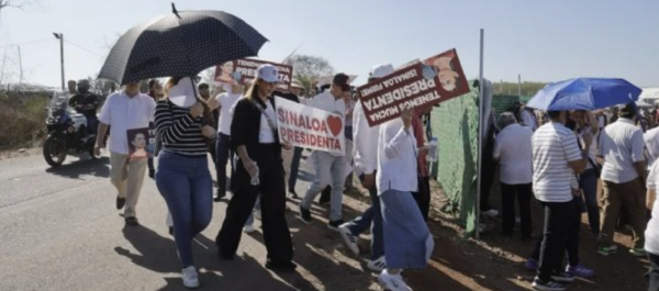 Gira presidencial en Culiacán sin protestas, pero con acarreos
