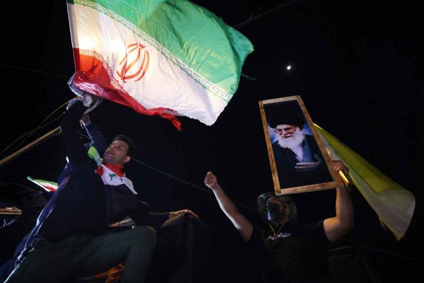 Trump confirma la muerte del guía supremo iraní Alí Jamenei y de otros líderes; bombardeos continuarán “ininterrumpidamente”