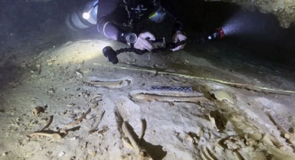 Hallan esqueleto de hace más de 8 mil años en cenotes del Caribe mexicano