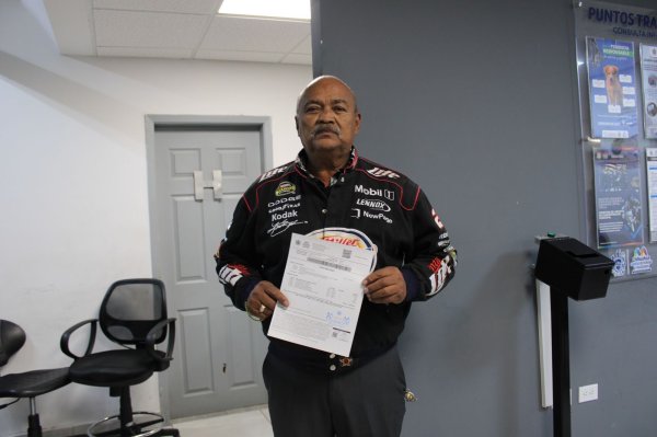 Martín Baca, primer ciudadano en pagar el predial en la Capital