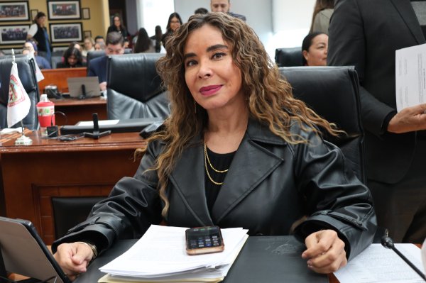 Acertado el decreto que termina con la nacionalización de autos “chocolate”: María Antonieta Pérez