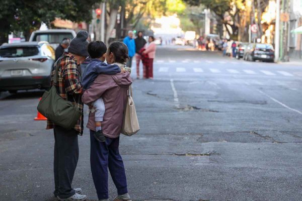 Muere una persona en CDMX al caer de las escaleras mientras evacuaba su edificio durante el sismo de magnitud 6.5