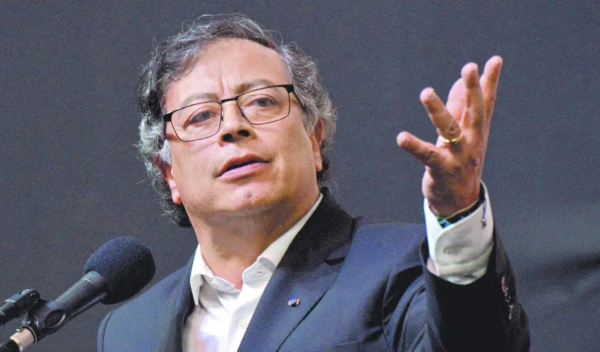 Petro revela ubicación de sobrevivientes de embarcaciones 