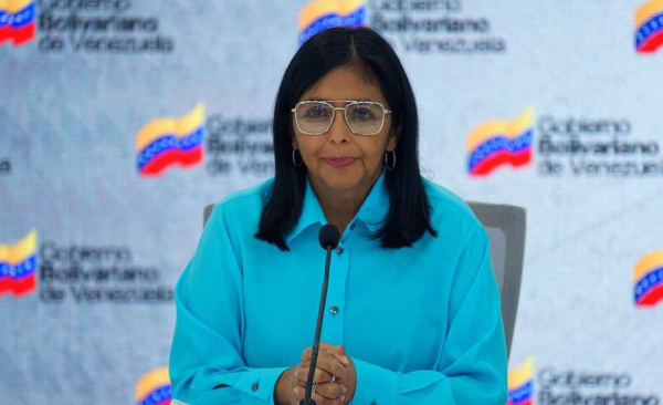 Maduro comparecerá este lunes ante tribunal de EU; militares reconocen a Delcy Rodríguez como presidenta interina de Venezuela