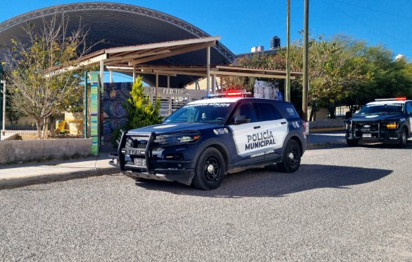 Continúa Policía Municipal con vigilancia en centros escolares durante las vacaciones